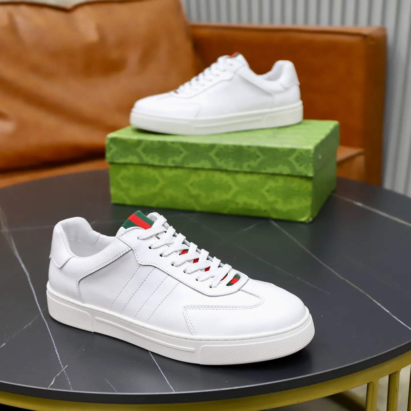 Ex-factory price: 400💰🙅‍♂️🙅‍♂️🙅‍♂️ Brand: Gucci GUCCi Standard code: 38-44 (45 customized) Grade: Same as the official website Material: Original leather splicing Comfortable and breathable sheepskin lining Original wear-resistant outsole Style category: Men's fashionable casual shoes Running sneakers Distinguished luxury brand elements Top luxury Color: actual picture color